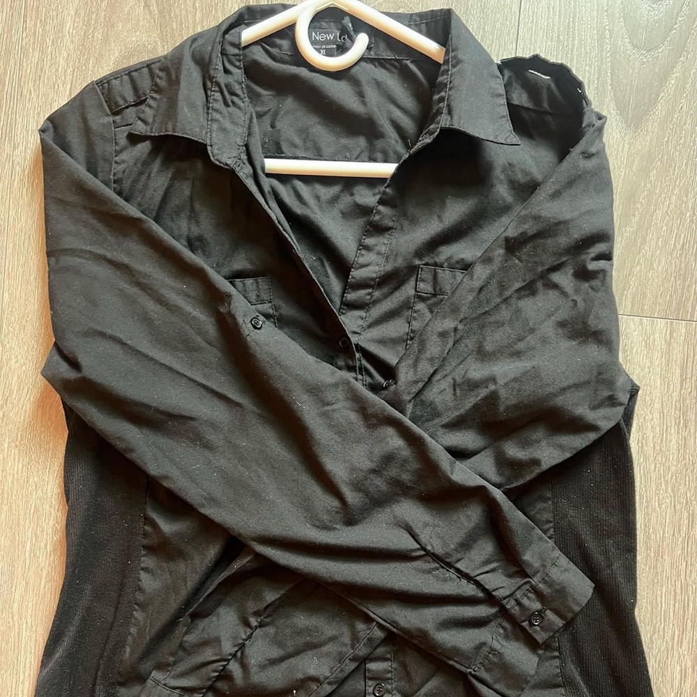 NEW LOOK- STRETCHY BUTTON UP SHIRT BLACK